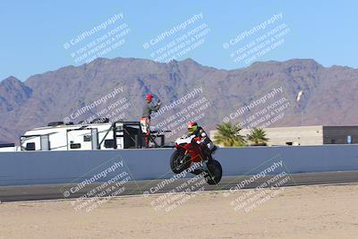 media/Nov-06-2023-Moto Forza (Mon) [[ce023d0744]]/4-Beginner Group/Session 4 (Finish Line Checker)/